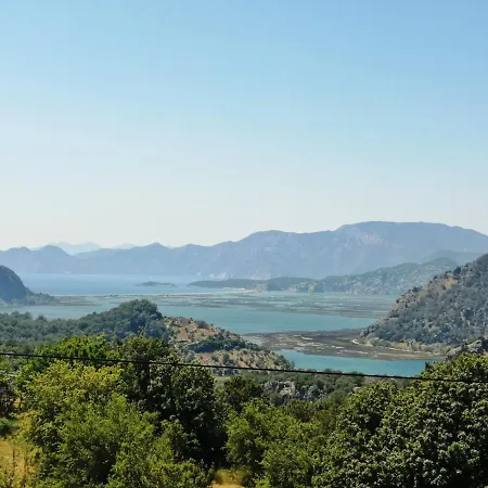 Kozalak Evleri *